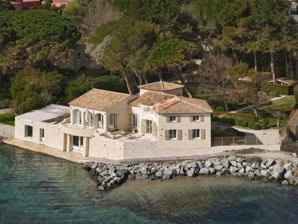 Villa de charme pied dans l'eau