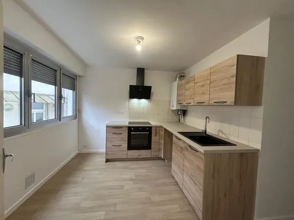 EXCLUSIF ! À louer Appartement 3 pièces rénové avec balcon