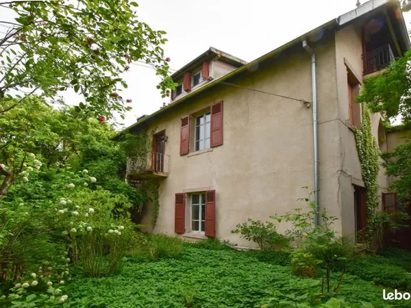 Maison 10 pièces 210 m²