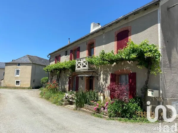 Maison 8 pièces 247 m²
