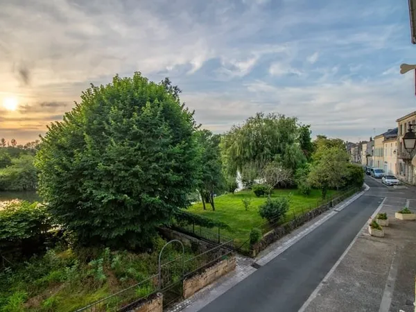 Authentique Charentaise, 5 Chambres, Garage, Jardins