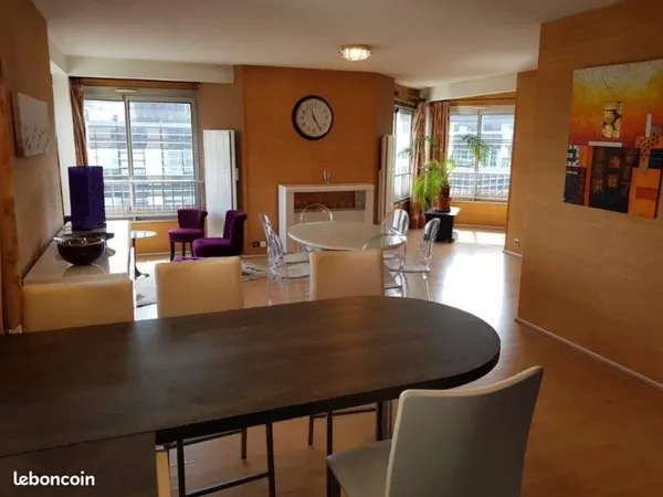 Grand appartement meuble bx centre