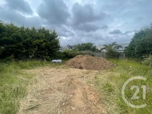 Terrain 330 m²