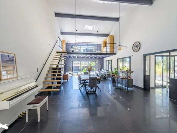 Contemporaine de 6 pièces principales