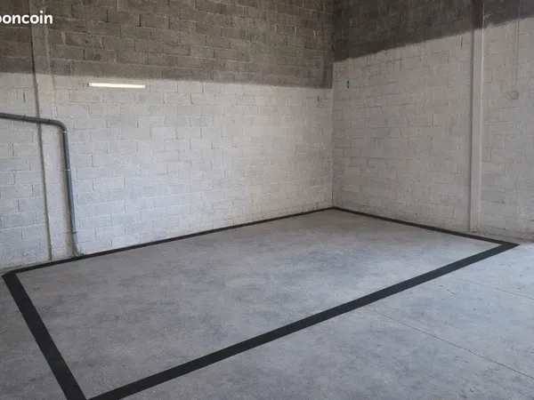 Espace de stockage dans entrepôt