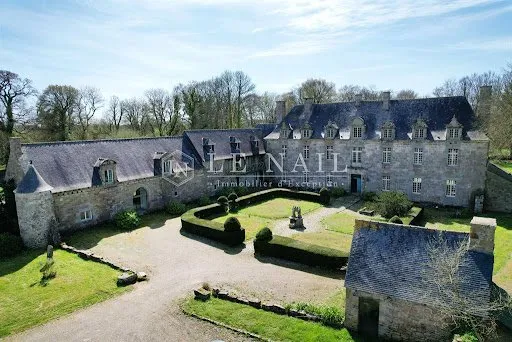 Maison 35 pièces 1300 m²