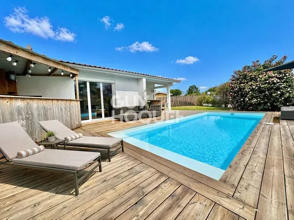 Charmante maison avec piscine et cuisine d'extérieur à Gujan-Mestras