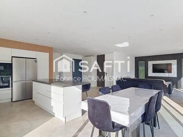 A Lespignan villa de 110 m² avec garage sur une parcelle de 350 m²