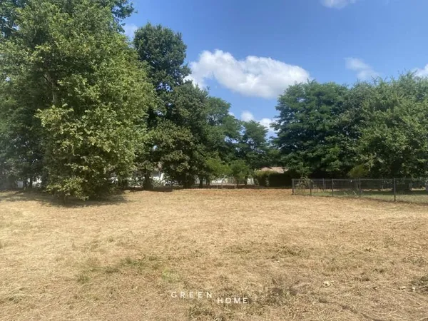 Terrain constructible 621 m²