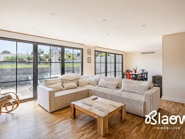 Maison 225 m² à vendre à Saint-Martin-la-Plaine