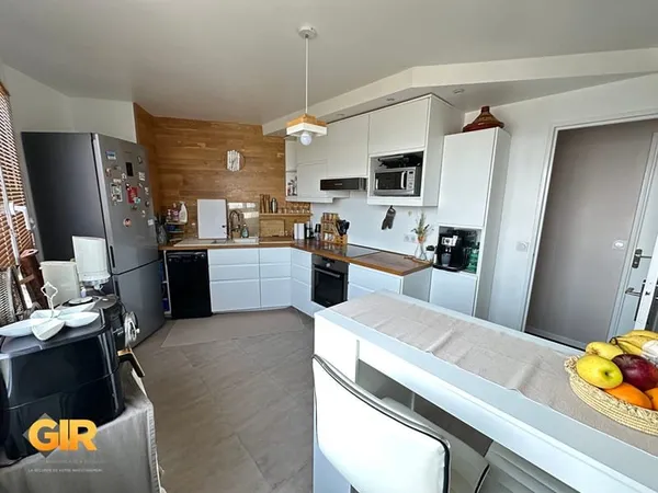 RENNES CENTRE-VILLE APPARTEMENT T2 MEUBLE 51m² AVEC VUE PANORAMIQUE