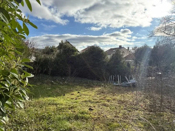 Terrain constructible 662 m²