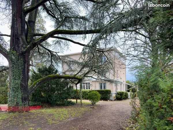 Villa 12 pièces 385 m²