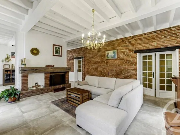 Maison 8 pièces 227 m²