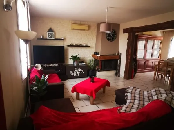 (AGENCE S'ABSTENIR) ✨ Authentique maison briarde au fort potentiel - 95 m² - Sous-sol semi-enterré -