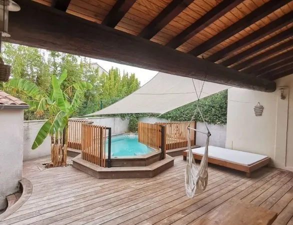 Particulier vend charmante maison de 72 m² avec piscine et garage
