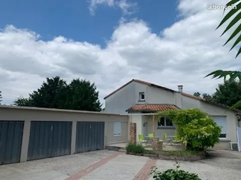 Une chambre libre dans une agréable maison moderne 5 ch bien située