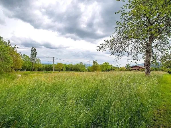 Terrain 927 m² - INJOUX-GENISSIAT
