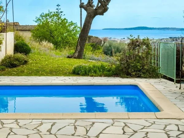 CAGNES-SUR-MER - PROPRIÉTÉ D'EXCEPTION AVEC VUE MER PANORAMIQUE | UNE OCCASION RARE SUR LA CÔTE D'AZ