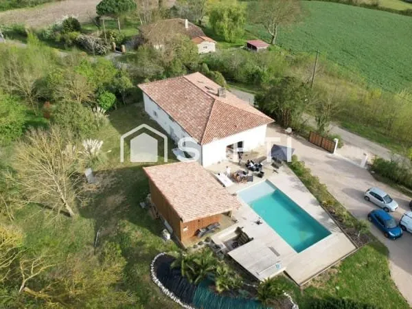Maison 10 pièces 231 m²