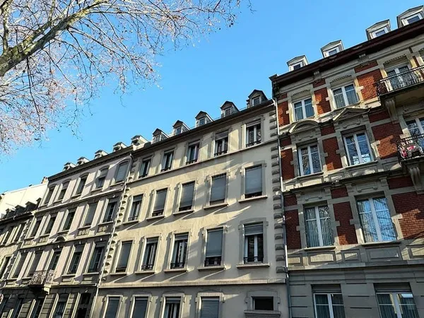 Studio 1 pièce 14 m²