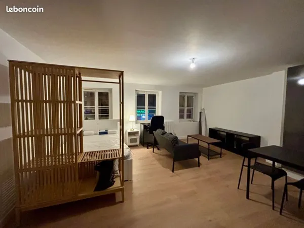 Grand studio meublé lumineux de 33m² - Saint-Denis Porte de Paris