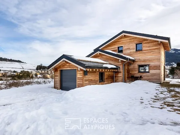 Chalet contemporain avec vue à proximité des angles