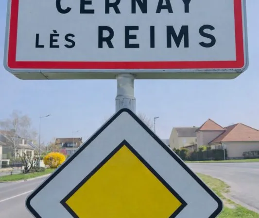 CERNAY LES REIMS - NOUVEAUTE - PLAIN PIED - Maison de type 5 avec sous sol total et Terrain à bâtir 