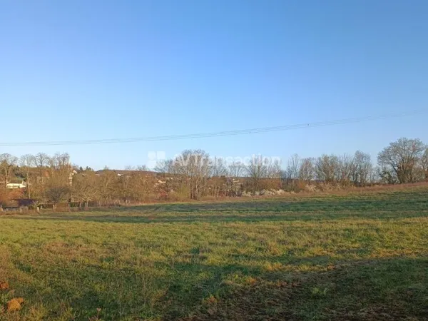 TERRAIN A VENDRE