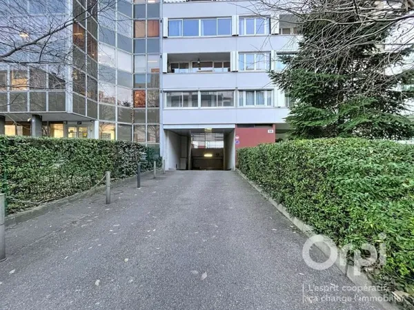Garage à louer au 58 Rue Racine 69100 Villeurbanne