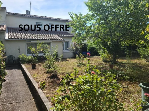 Maison 4 chambres en partie rénovée, beau jardin.