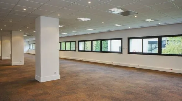 Bureaux 239 m²