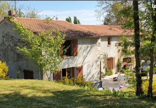 SANSAIS 79270 - BELLE MAISON ANCIENNE MARAIS POITEVIN (La Garette)