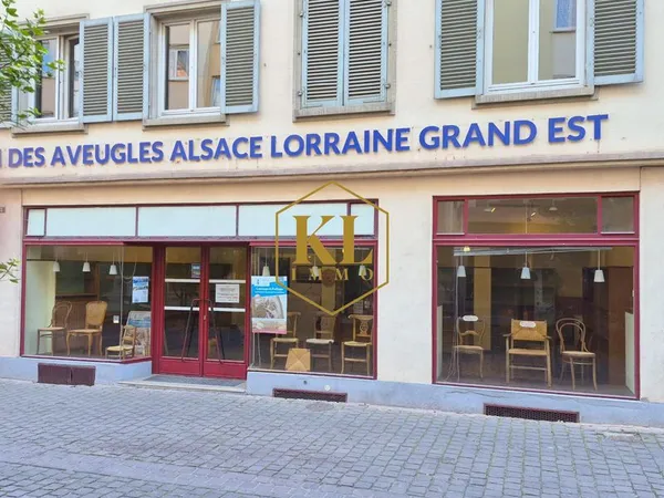 Local 190 m² COLMAR ()