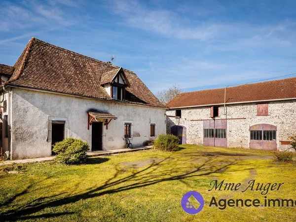 Maison 111m² a rénover sur 2000m² de terrain, avec dépendanc