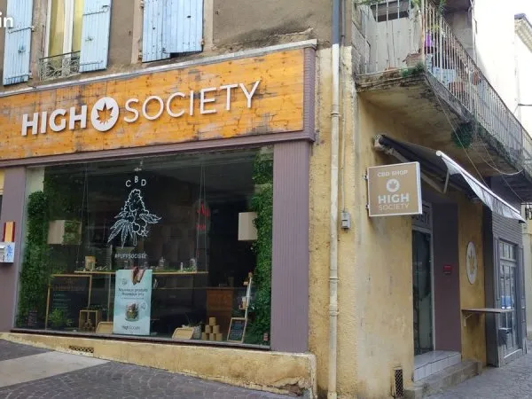 Investissement locatif Locaux commerciaux Aubenas hyper-centre rentabilité 10%