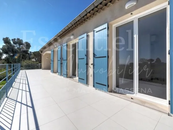 Maison 4 pièces 123 m² avec vue mer, terrasse 80 m² et jardin 900 m² à Saint-Laurent-du-Var