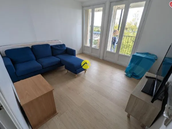 Appartement T4 rénové avec balcon