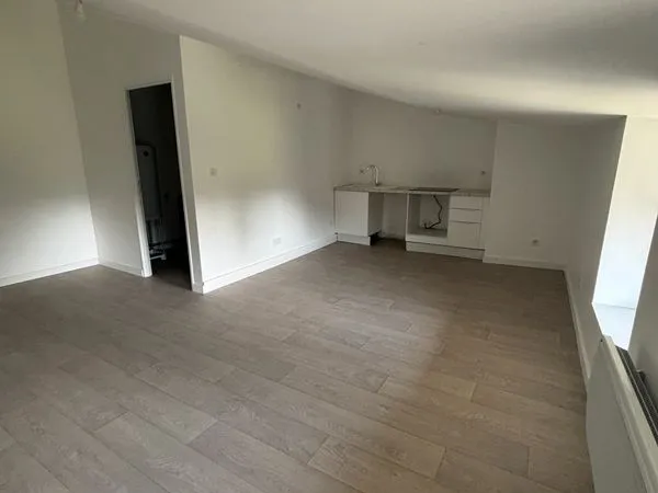 Appartement 3 pièces - 49 m² - Montréal-la-Cluse - Refait à neuf