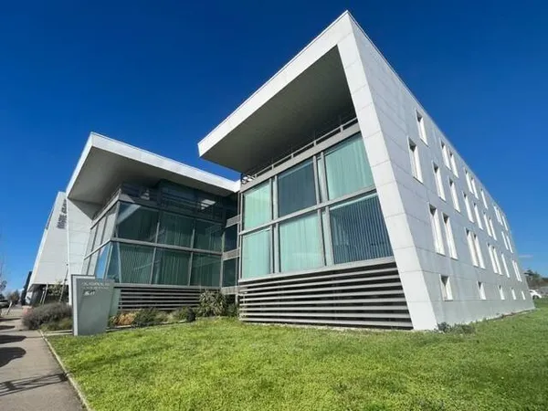 Bureau 225 m²