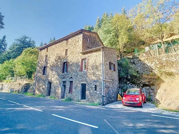 Maison 9 pièces 140 m²