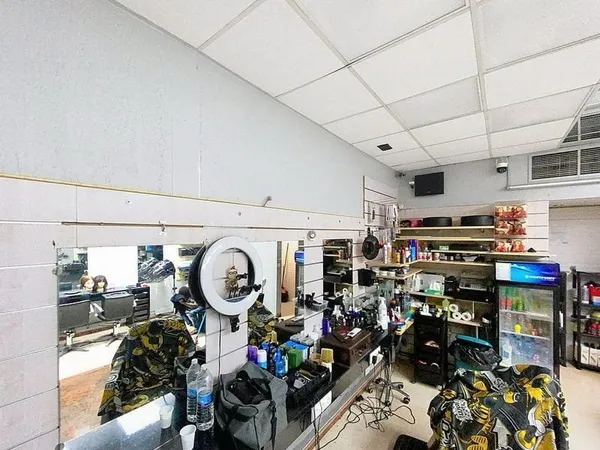 Local commercial de 38m² à Pointe-à-Pitre (Centre des affaires)