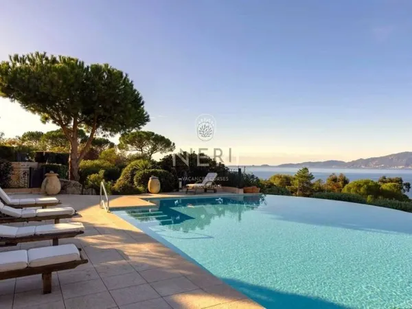 Villa 7 pièces 500 m²