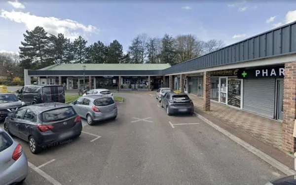 Immeuble commercial 56 m²