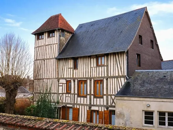 Bien immobilier de rendement Vente Pont-de-l'Arche  220m² 368000€