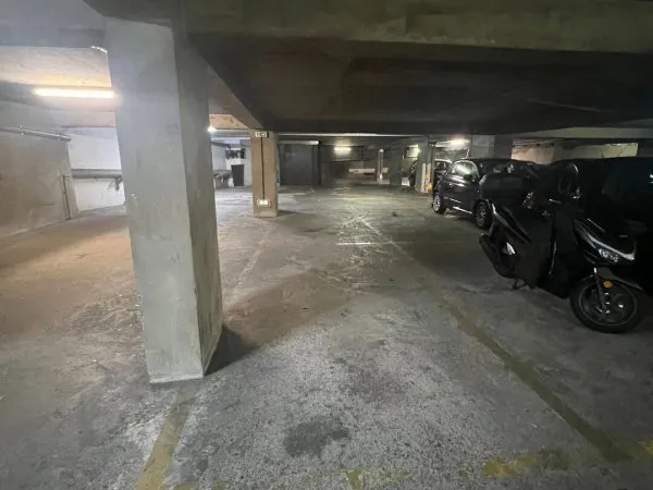 Parking 10 m²