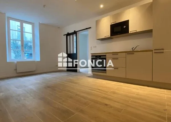 Très bel appartement de 2 pièces entièrement refait à neuf, à 2 minutes à pieds du RER et des commer