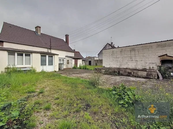 À vendre - Immeuble mixte avec commerce et logement - Longueil-Annel - 148 000 € FAI