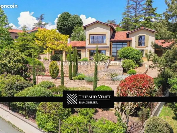 Villa 6 pièces 272 m²
