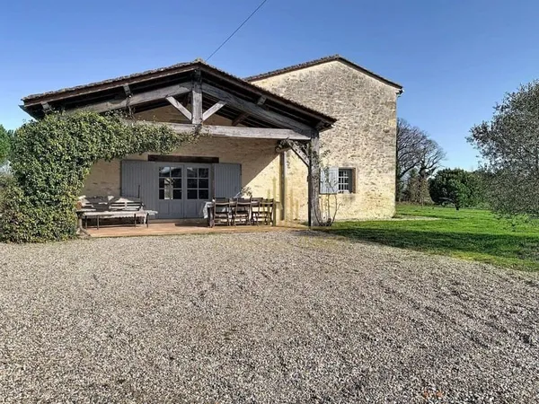 Maison 4 pièces 237 m²